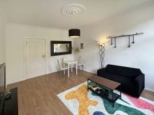 sch�ne Altbaudetails Sch�neberger Altbau! Mittendrin und doch entspannt: Diese Kapitalanlage begeistert dreifach! 