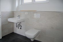 Badezimmer Viel Platz auf 2 Etagen f�r die gro�e Familie im 2-Familienhaus **teilgewerbliche Nutzung m�glich**