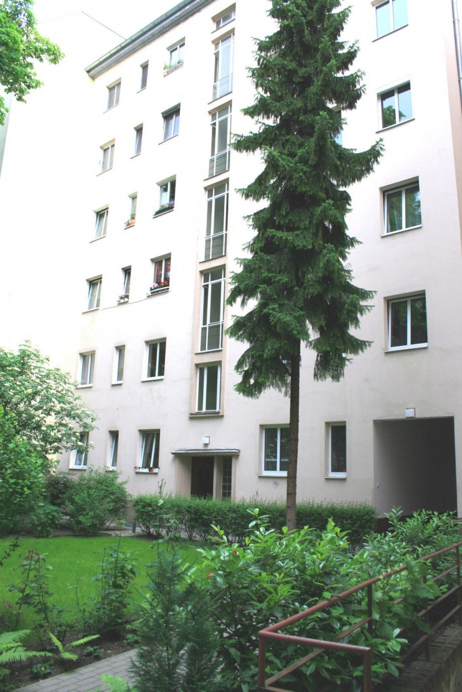Hofansicht Etagenwohnung Berlin Sch�neberg