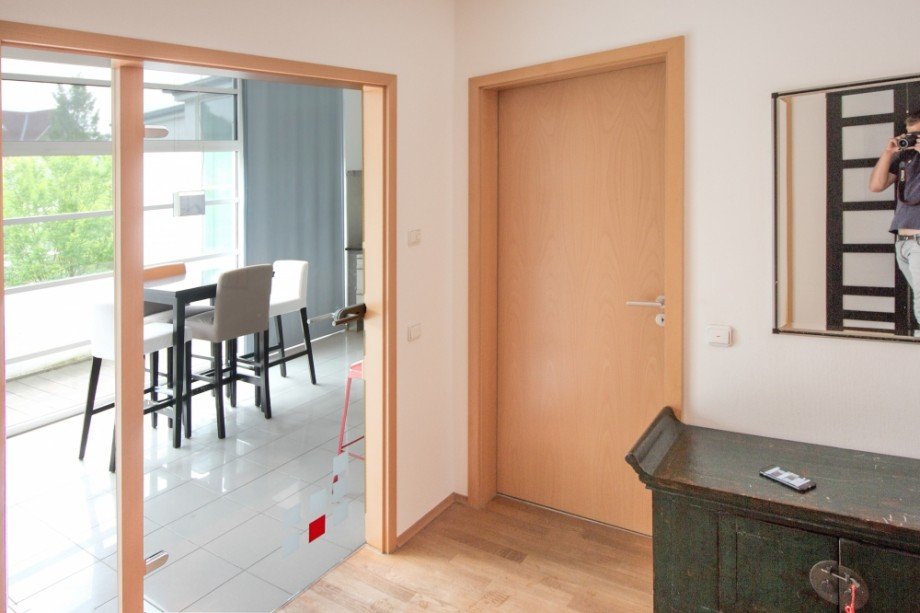 Diele mit Glast�r zur K�che Maisonettewohnung Essen-Werden