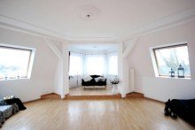 gro�er Wohnbereich **Provisionsfrei** zum Sofortbezug! Altbauwohnung 151 m� + 106 m� Ausbaureserve im Dachgeschoss