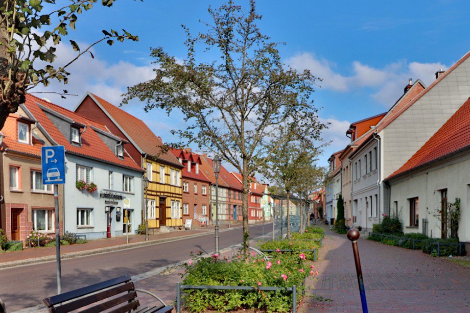 Ansicht Stra�e Mehrfamilienhaus R�bel/M�ritz