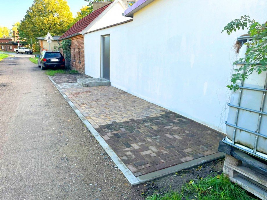 R�ckseite mit Hofzugang Mehrfamilienhaus Malchow