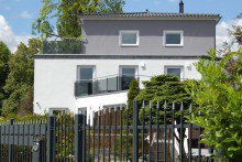Aussenansicht Viel Platz auf 2 Etagen f�r die gro�e Familie im 2-Familienhaus **teilgewerbliche Nutzung m�glich**