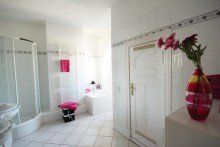 gro�z�giges Bad **Provisionsfrei** zum Sofortbezug! Altbauwohnung 151 m� + 106 m� Ausbaureserve im Dachgeschoss
