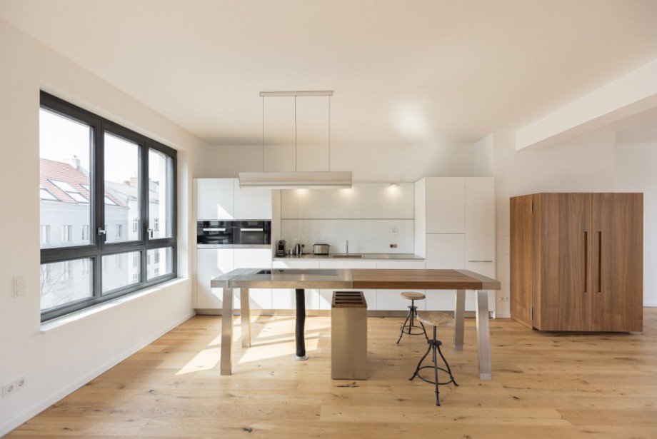 minimalistisch-elegantes K�chendesign Loft-Studio-Atelier Berlin