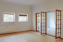 EG:Zimmer zum angrenzenden Wintergarten IM ALLEINAUFTRAG ! Ehemalige Fabrikantenvilla mit 4 Wohneinheiten - voll vermietet - !