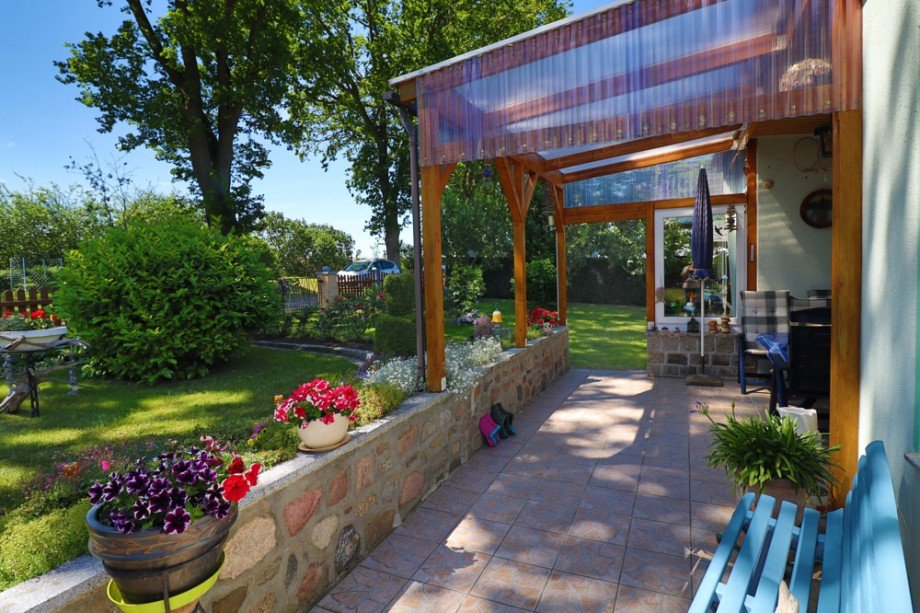 �berdachter Lieblingsplatz mit Ausblick Ferienhaus F�nfseen / Petersdorf