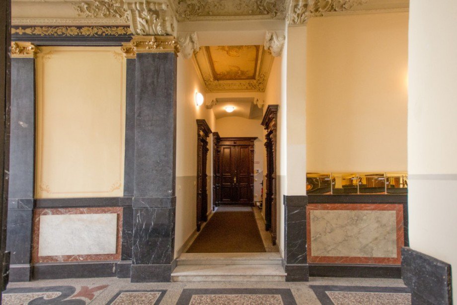 Treppenaufgang links Etagenwohnung Berlin Sch�neberg