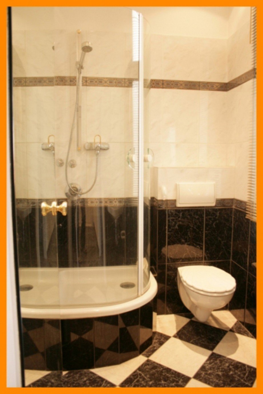 Duschbad mit WC Dachgeschosswohnung Berlin Lichterfelde