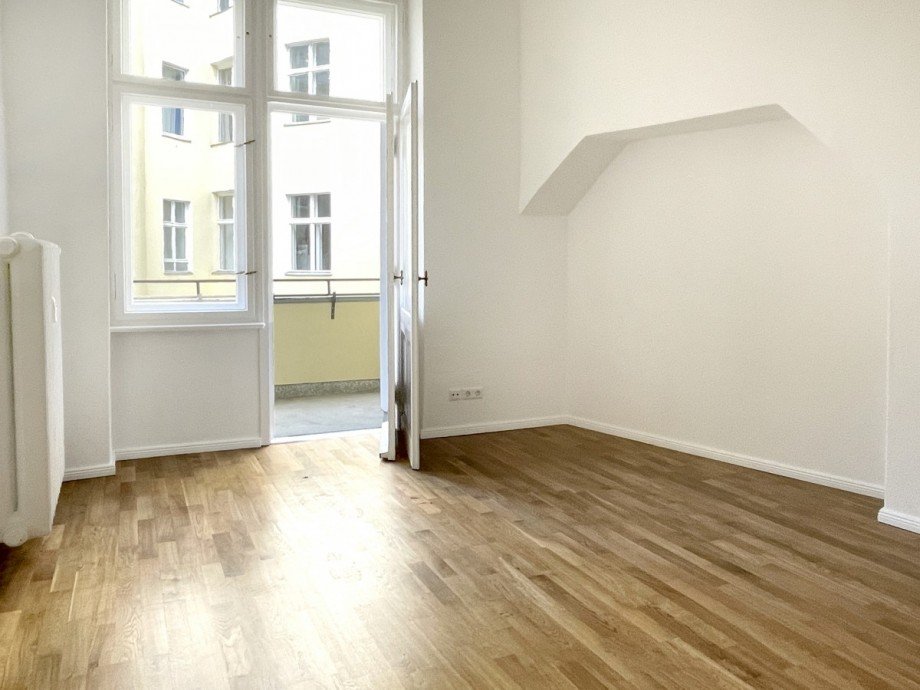 Wohnzimmer mit Balkon Etagenwohnung Berlin