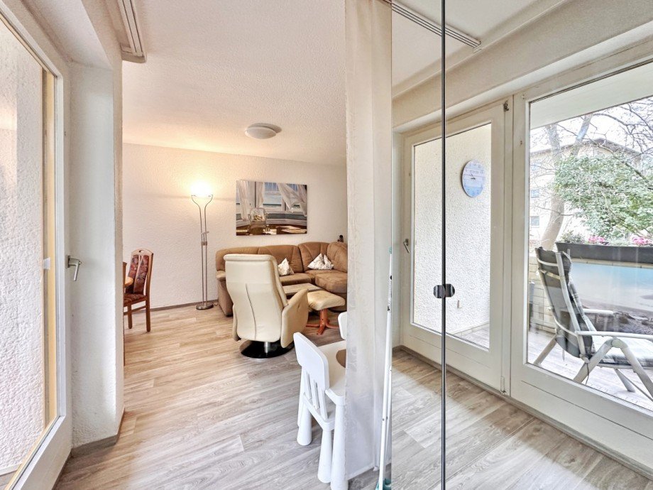 Wohnbereich & Balkon Etagenwohnung Berlin