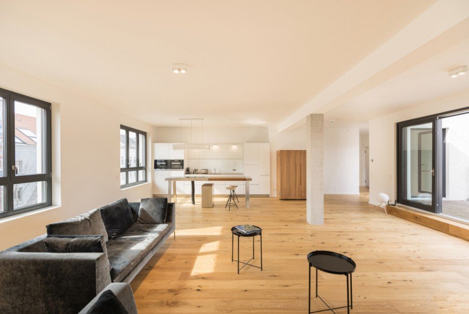 viel Raum f�rs Wohnen Essen Kochen Loft-Studio-Atelier Berlin