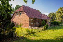 Hauptwohnhaus mit Dachgeschoss Geh�ft nahe M�ritz mit 2 Wohnh�usern ** viel Nebengelass ** gro�e Scheune ** Wohn-/Nutzfl�che 680 m�