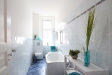 Wannenbad mit Fenster Singlewohnung zum Sofortbezug *** Kreuzberger Kiezlage - nur 400 Meter vom Viktoriapark entfernt!