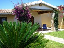 Gartenansicht Charmantes Haus auf Sardinien in malerischer Lage - nur 700 m zum Strand!