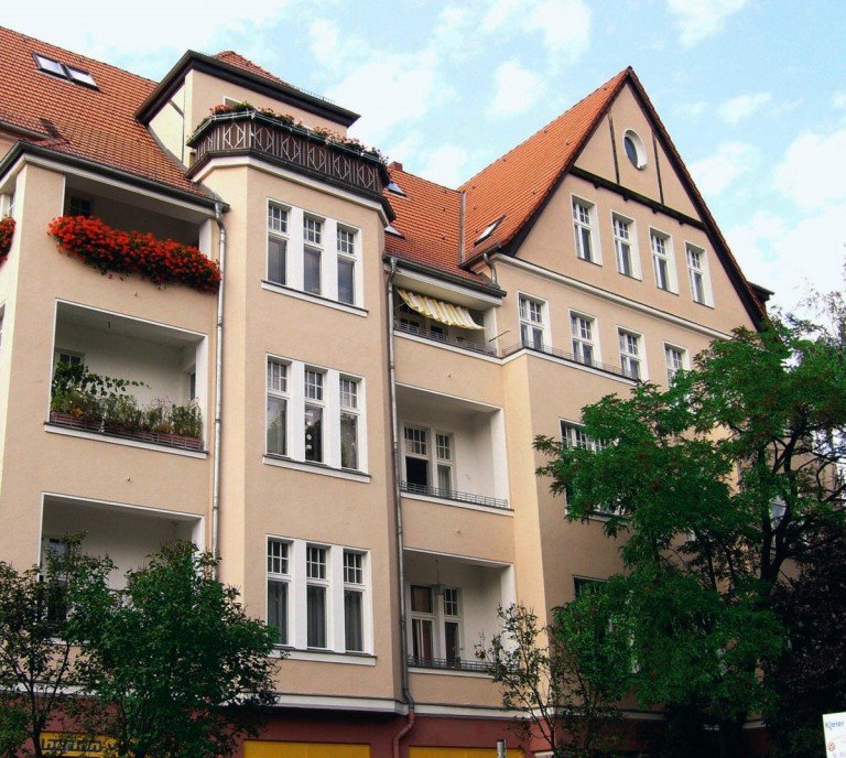 gepflegter Altbau.jpg Berlin Steglitz Dachgeschosswohnung Au�ergew�hnliche Maisonette! Hell und verf�hrerisch im Dachgeschoss!