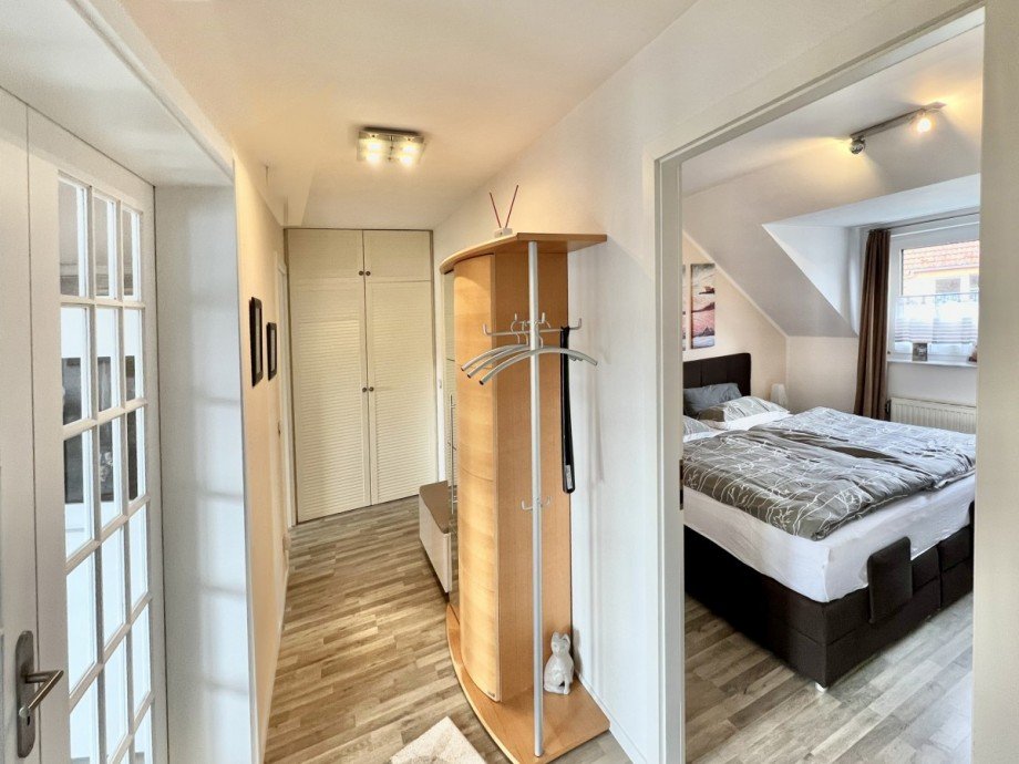 Flur mit Durchblick Dachgeschosswohnung Gro�ziethen