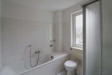 Badezimmer Sch�ne 3-Zimmerwohnung mit Balkon in ruhiger Wohnanlage !