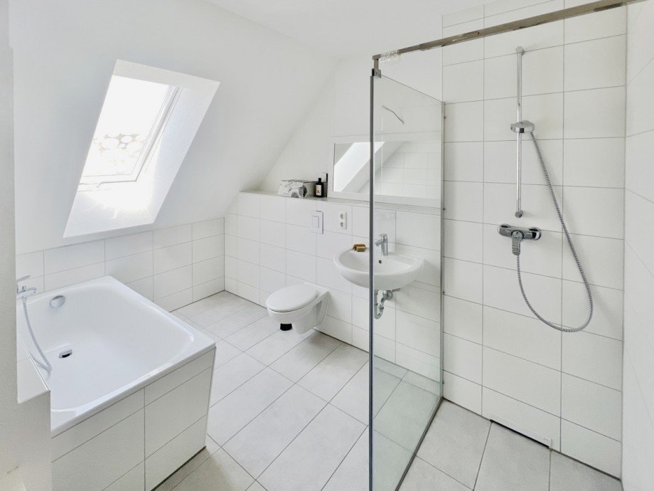 sch�nes Bad ... Doppelhaush�lfte Potsdam / Golm