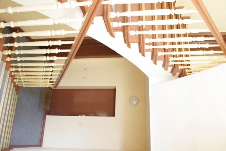 Treppenhaus.JPG Etagenwohnung Berlin Moabit