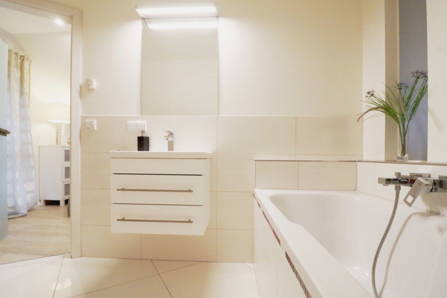 Bad-en-suite Mehrfamilienhaus Sch�nefeld