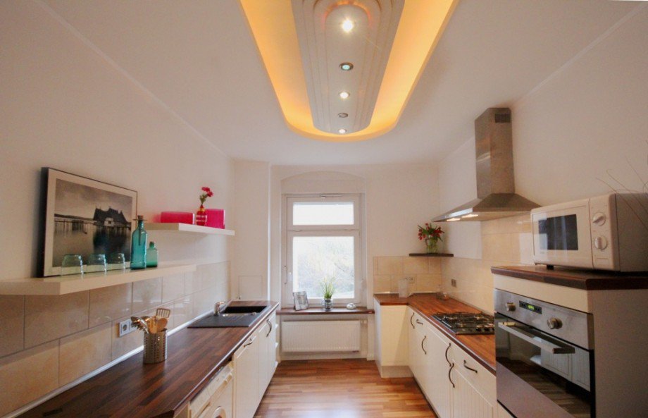 K�che mit integrierter Deckenbeleuchtung Etagenwohnung Berlin Pankow