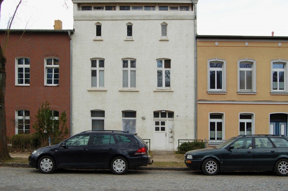 Stra�enansicht Mehrfamilienhaus Malchow