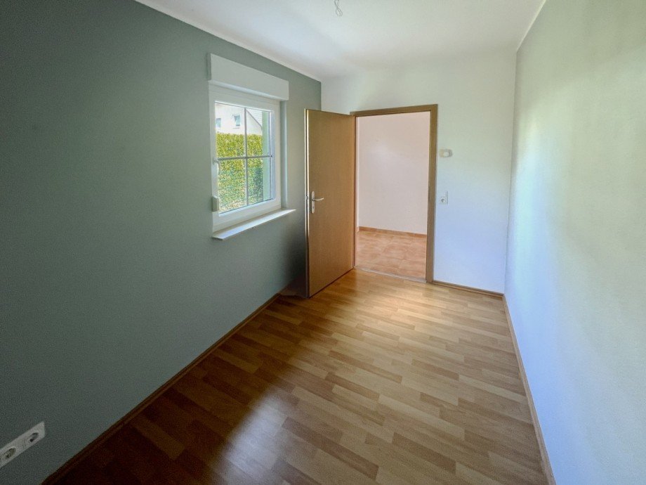 Schlafzimmer Nr. 2 , G�ste- oder Arbeitszimmer Einfamilienhaus Sch�nefeld