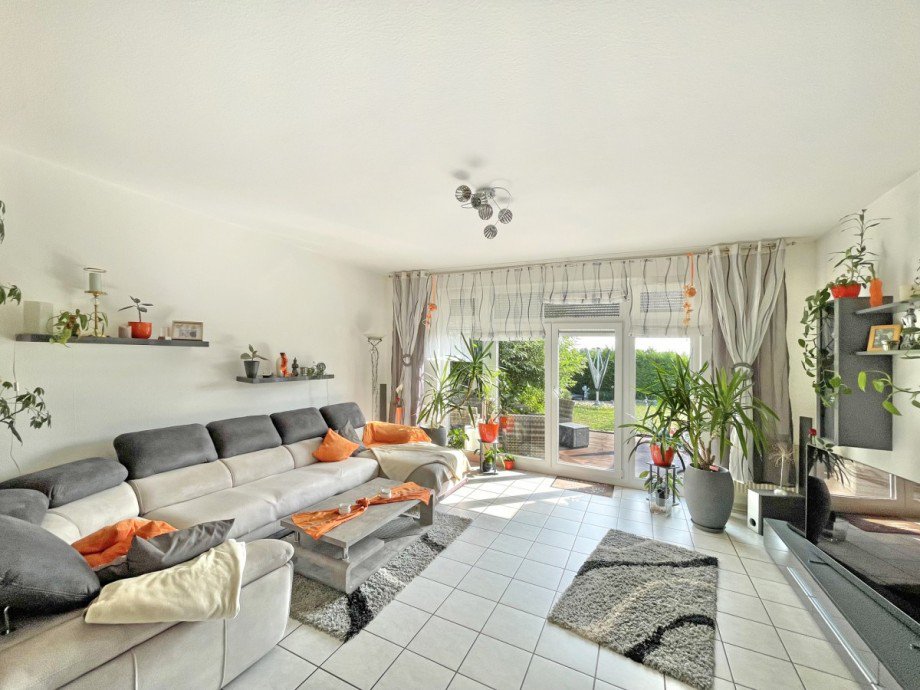 Wohnbereich + S�dterrasse Doppelhaush�lfte Sch�nefeld