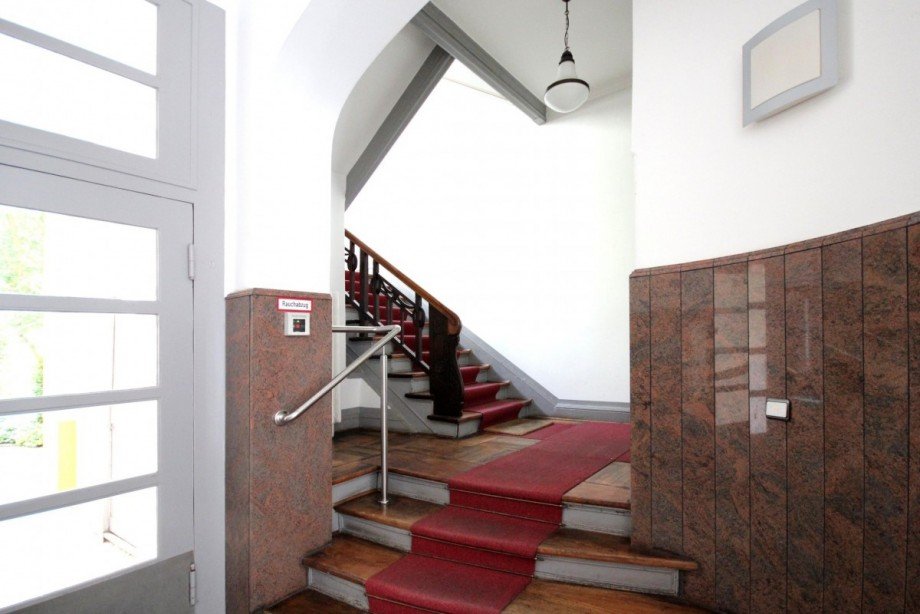 Entr�e Vorderhaus Erdgeschosswohnung Berlin