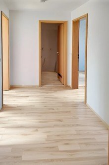 Diele mit KI generierten Bodenbelag Kapitalanlage zwischen Biotop und BER in Sch�nefeld