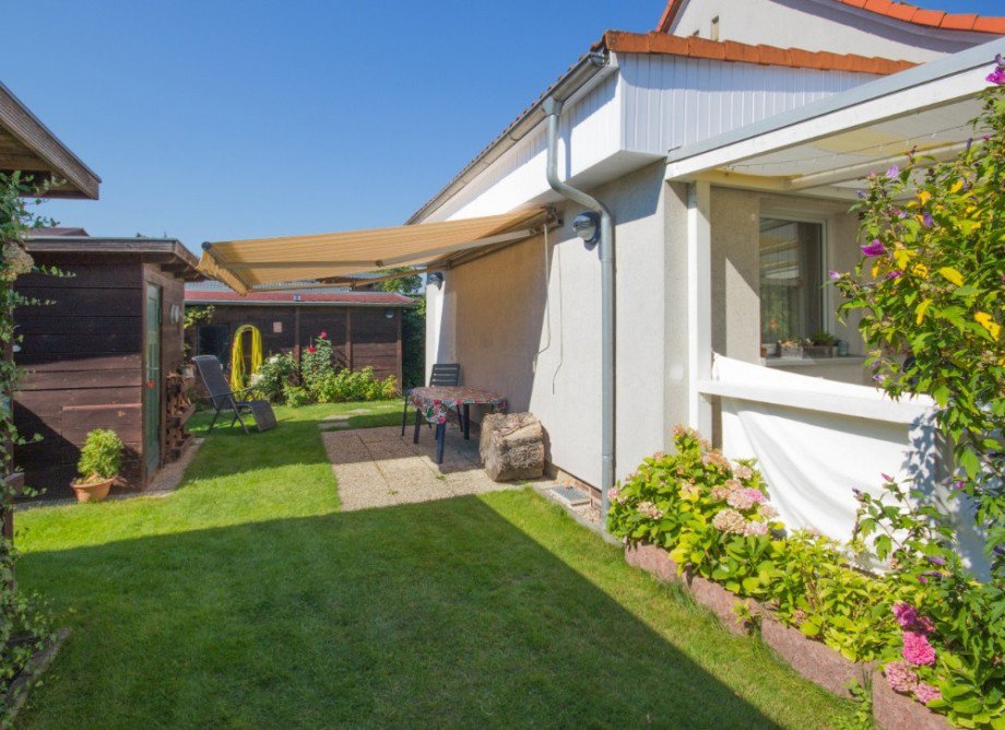 Sonnenplatz mit Markise Einfamilienhaus Blankenfelde-Mahlow